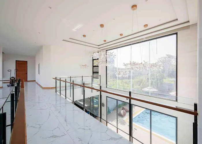 Villa 曼谷市区700平五房独栋泳池别墅 Bangkok