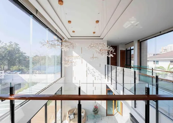 Villa 曼谷市区700平五房独栋泳池别墅 *