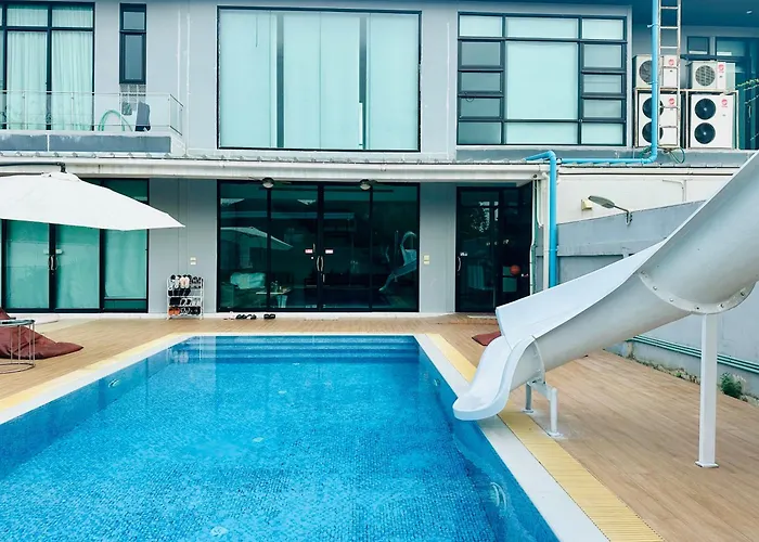 曼谷市区700平五房独栋泳池别墅 Villa Bangkok