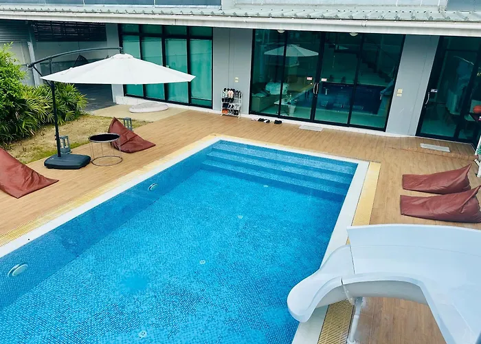 Villa 曼谷市区700平五房独栋泳池别墅 Bangkok